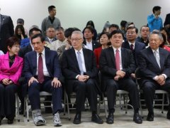 李东海：“海水退潮就晓得谁没穿裤子”&hellip;